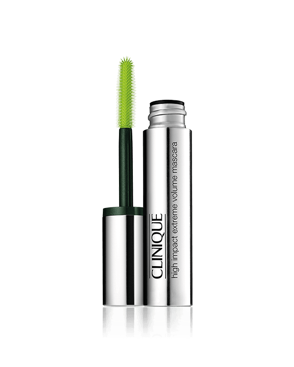 High Impact&lt;BR&gt;Extreme Volume Mascara, Su cepillo extra-grande envuelve las pestañas en un increíble dramatismo.